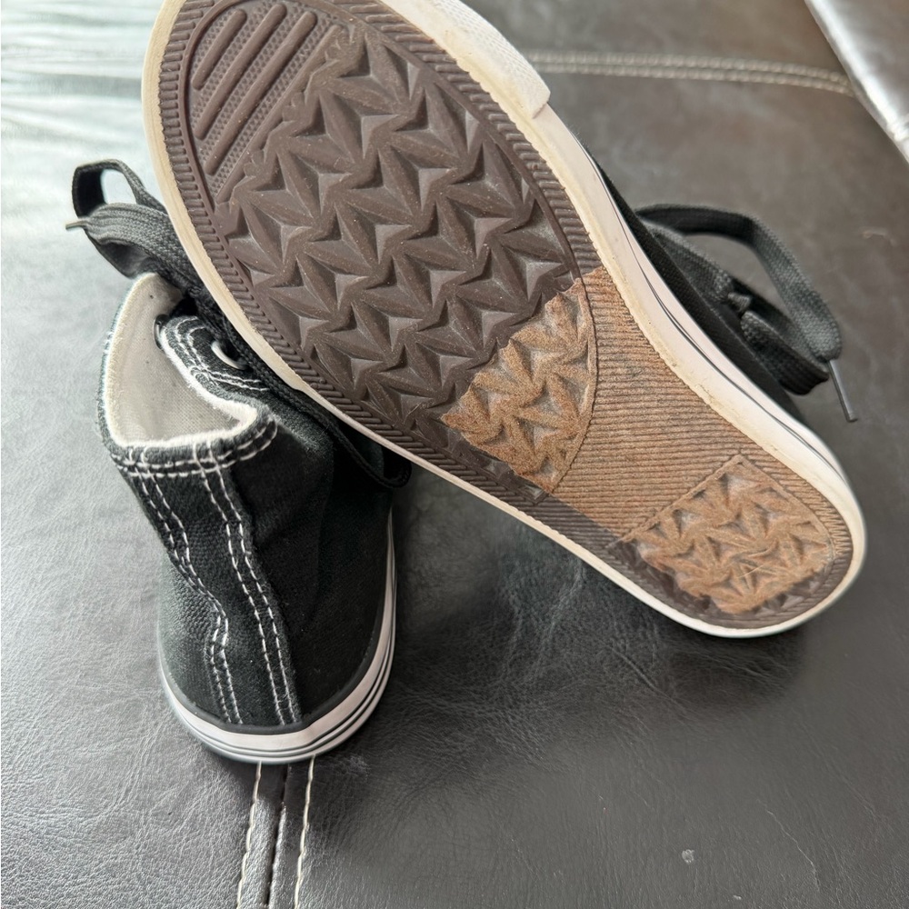 The Fashion Supply- Classic Black and White Girl’s High-Top Sneakers - Picture 5 of 6